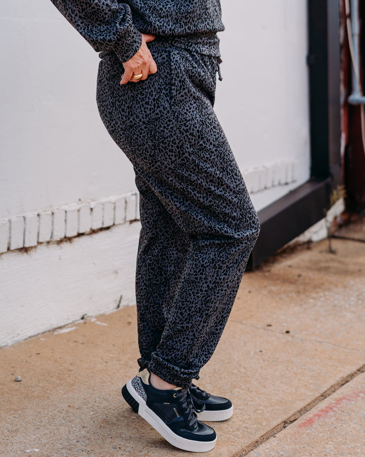 Karen Kane: Animal Print Sweatpants in Print