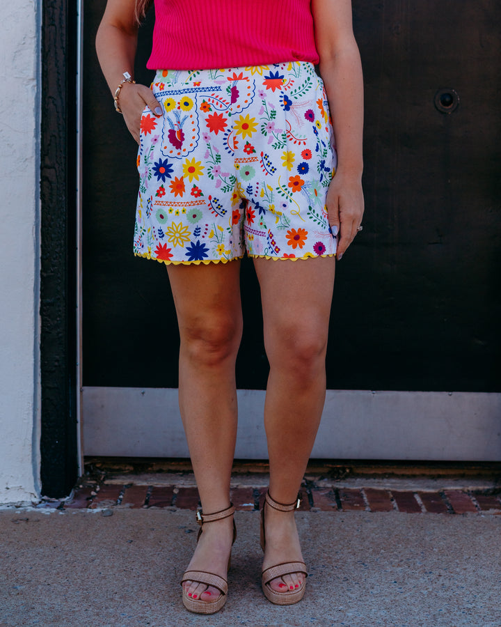 Sister Mary: Flores Short in White