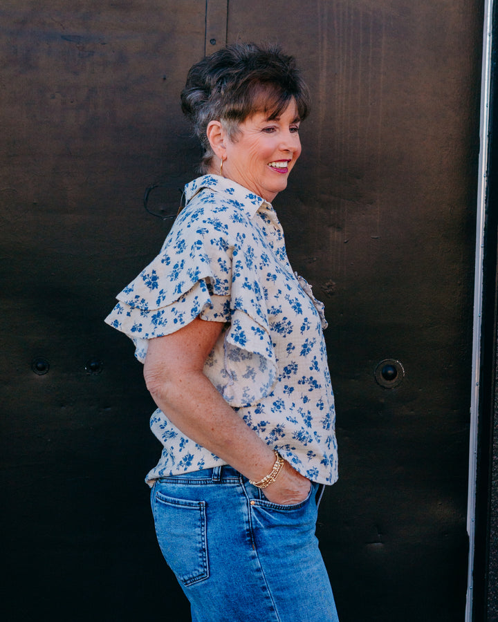 Ivy Jane: Disty Floral Camp Shirt in Cream (641472)