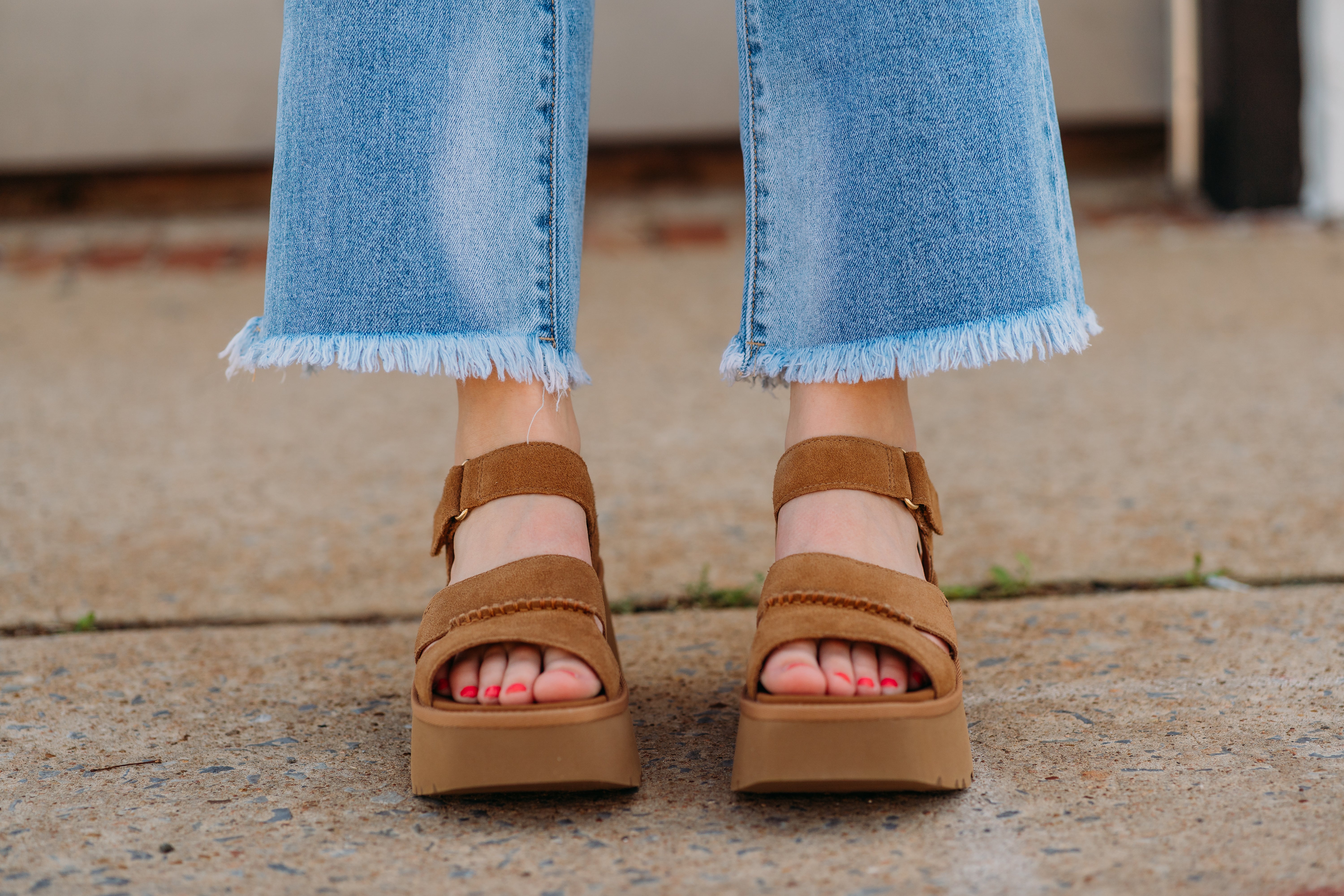 UGG W JOHANA ブラウン ハイヒール 7.5 秋のおしゃれは足元から。UGG®︎のスタイリッシュなヒールブーツ