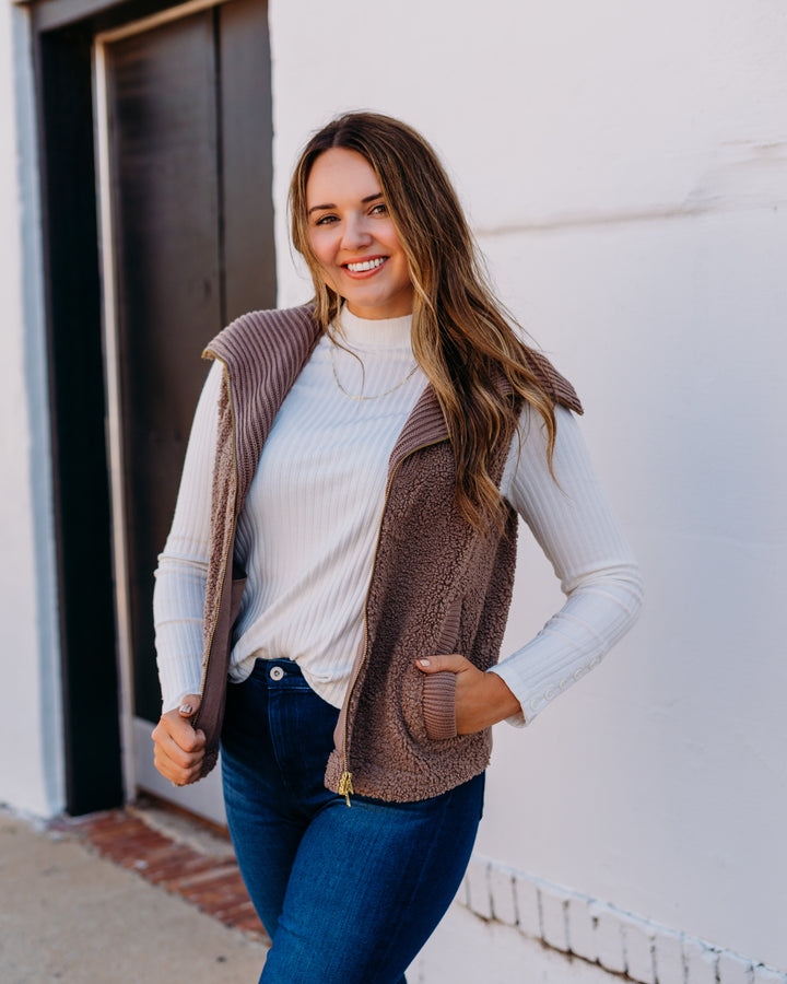 Varley: Aspen GIlet Vest in Ash Taupe