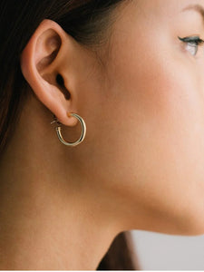 Lovers Tempo: Constance Hoop Earrings in Gold