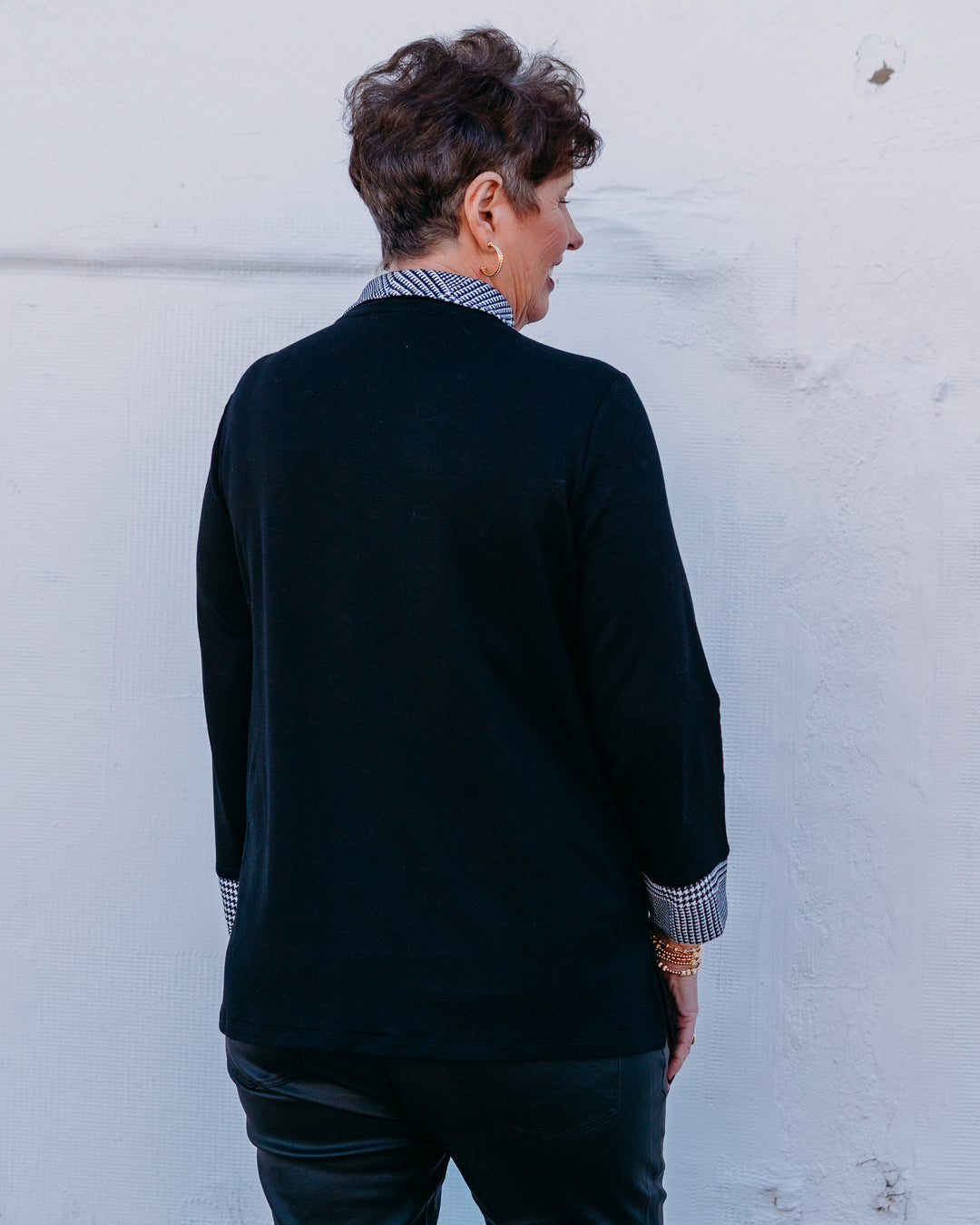 Multiples: (Merry & Bright) black Plaid Cuffed 3/4 Sleeve Knit Top M45605TM