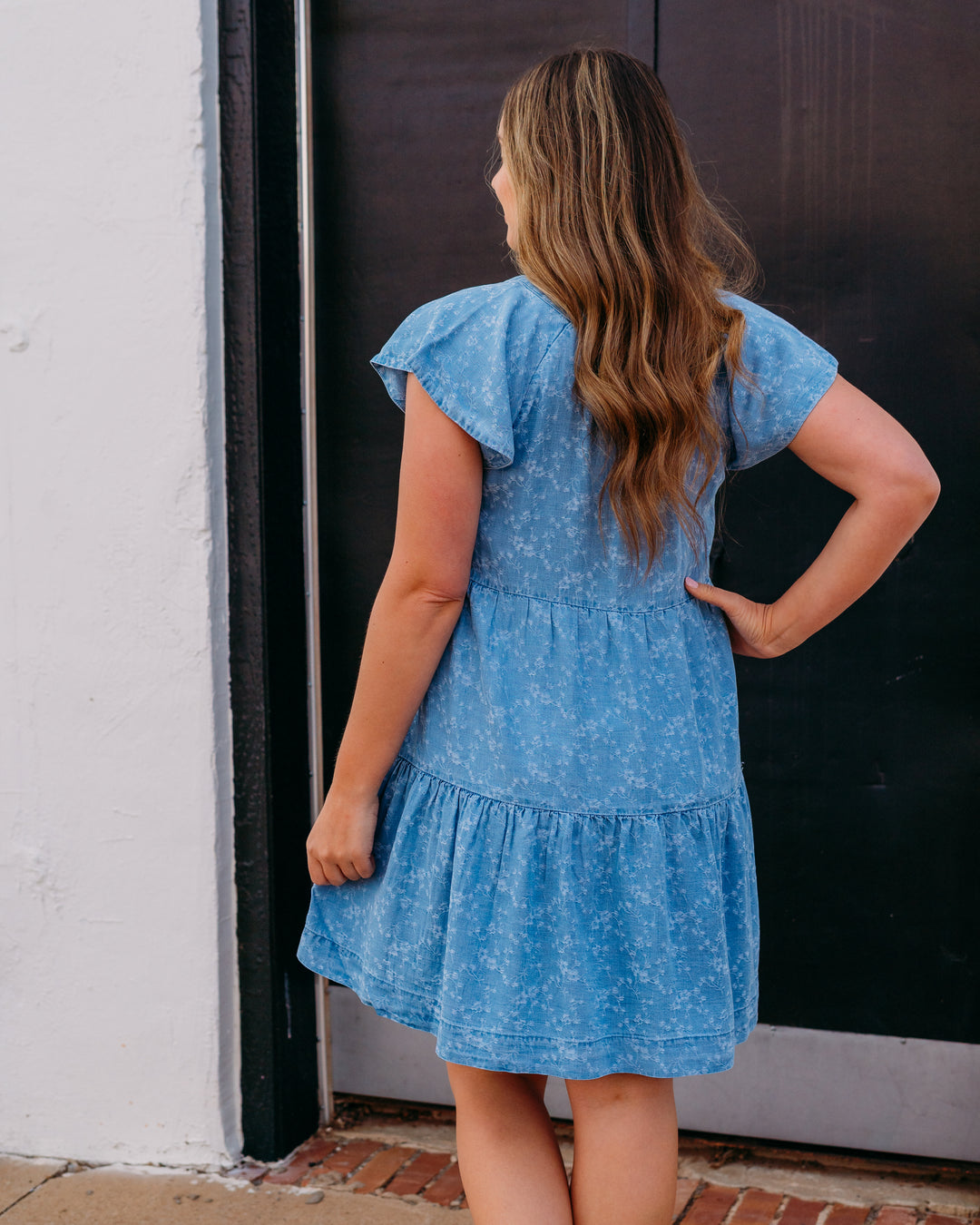 Liverpool: Tiered Flutter Slv Dress in Indigo Roses (LM8A90TLQ) - The Vogue Boutique