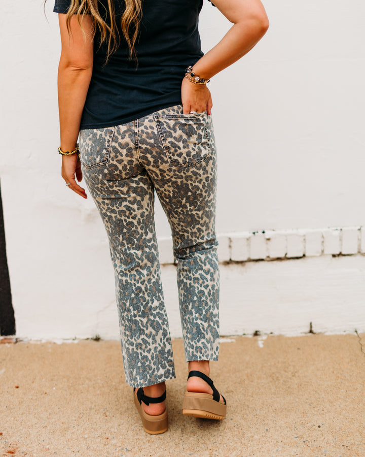 Kut: Kelsey High Rise Ankle Flare in Tan/Brown Leopard