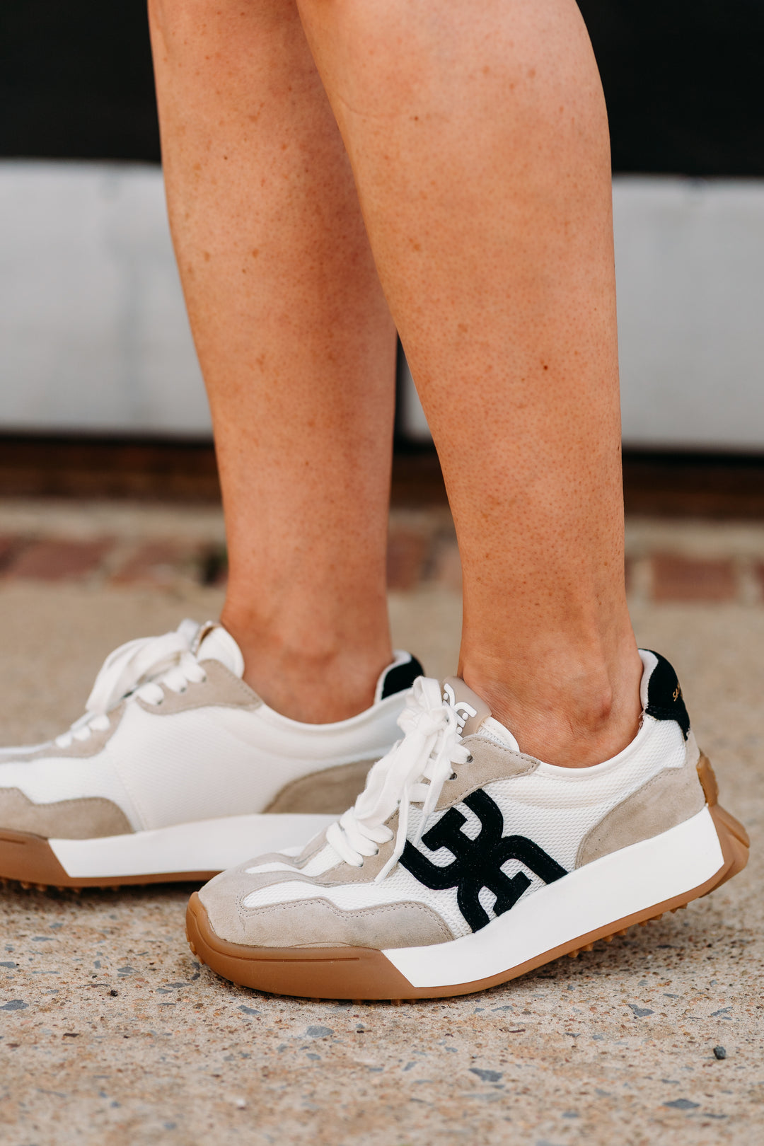 Sam Edelman: Langley Lace Up Sneaker in White/Tan/Black
