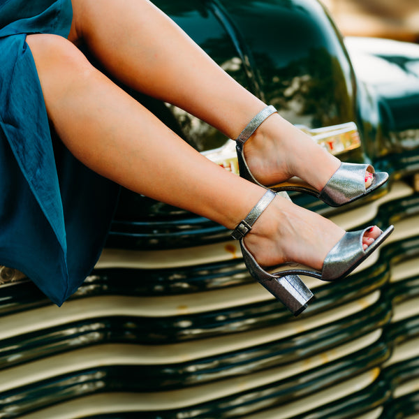 Jessica Simpson: Sherron - Mineral New Shimmer Sand Heels – The