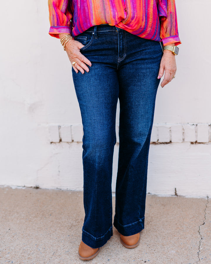 Jag: Kait Mid Rise Flare in Opera Blue
