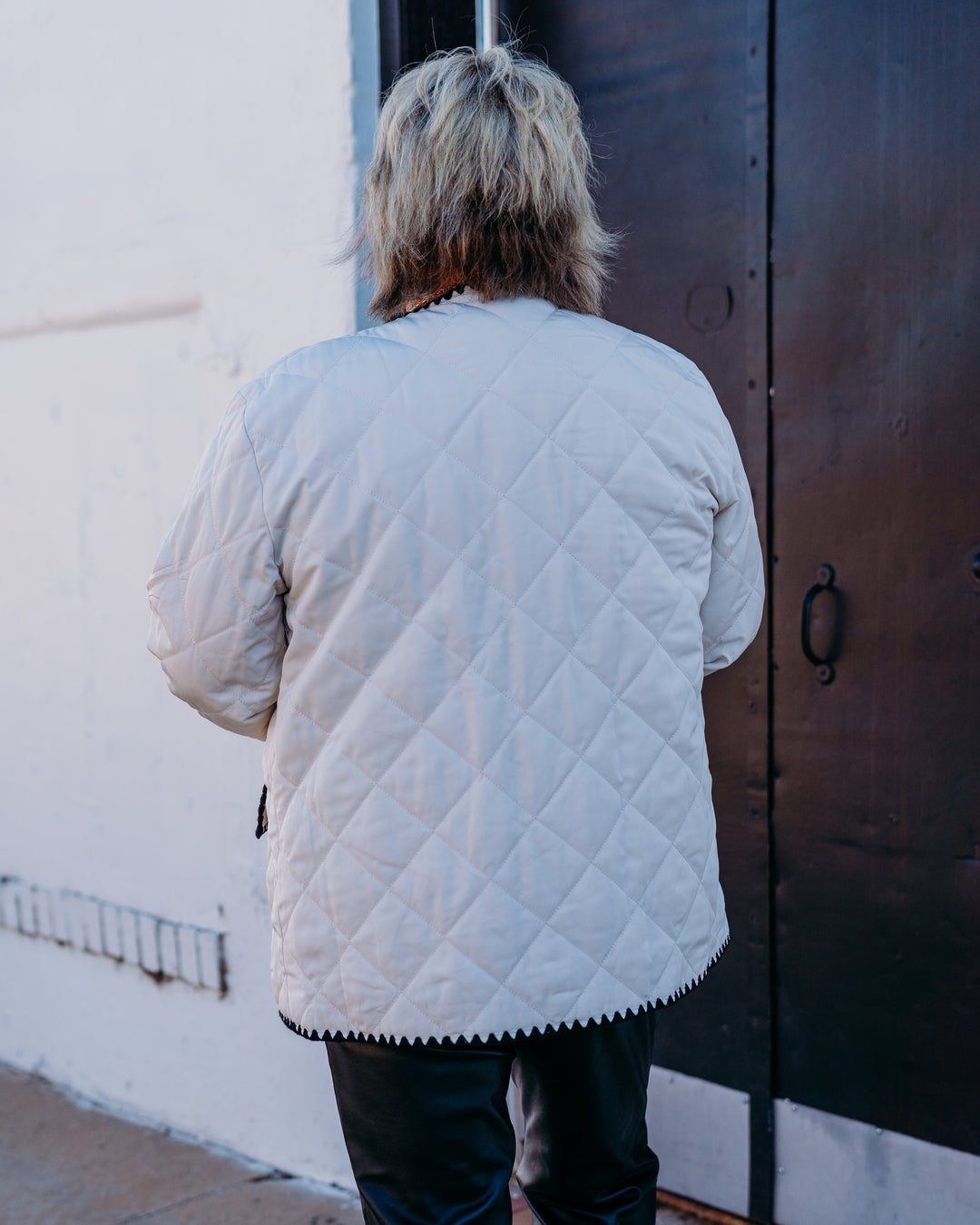 Karen Kane: Edge Stitch Quilted Jacket in Cream/Black (4L38000)
