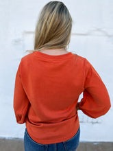 Load image into Gallery viewer, Esqualo: Model Twist Sleeve Top in Rust
