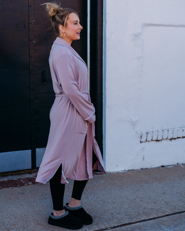 Barefoot Dreams: LMJ Robe with Piping in Teaberry