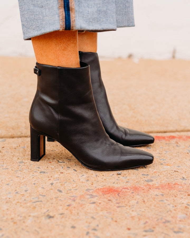 Sam Edelman: Saige Black Leather Boots