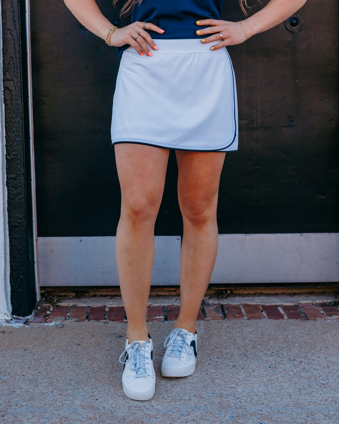 Varley: Anaya Mid Rise Skort in White (VAR03041) - The Vogue Boutique