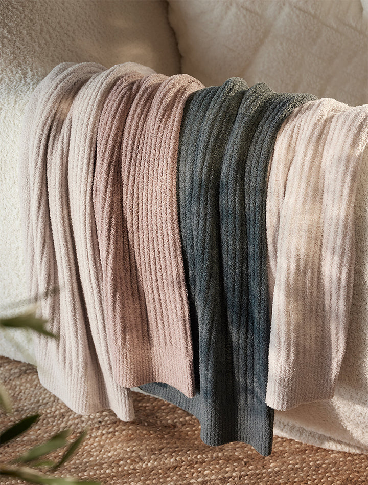 Barefoot Dreams: CozyChic Lite Ribbed Blanket in Pink
