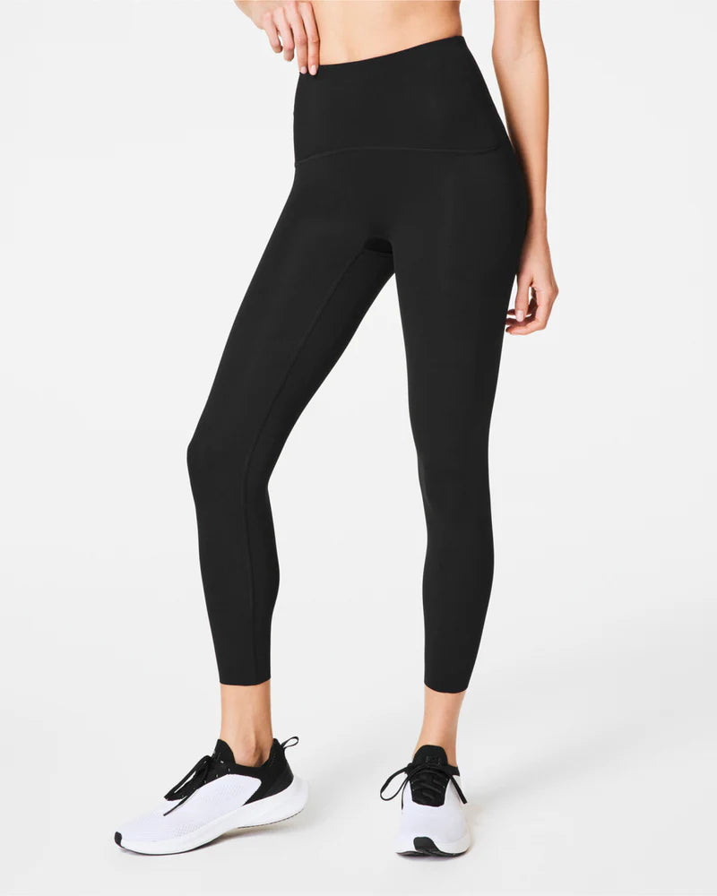 Spanx: Booty Boost Active 7/8 Leggings in Spanx in very black