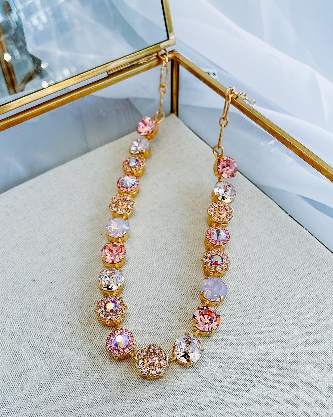 Mariana: "Flamingo" N-3084-1129-2-YG