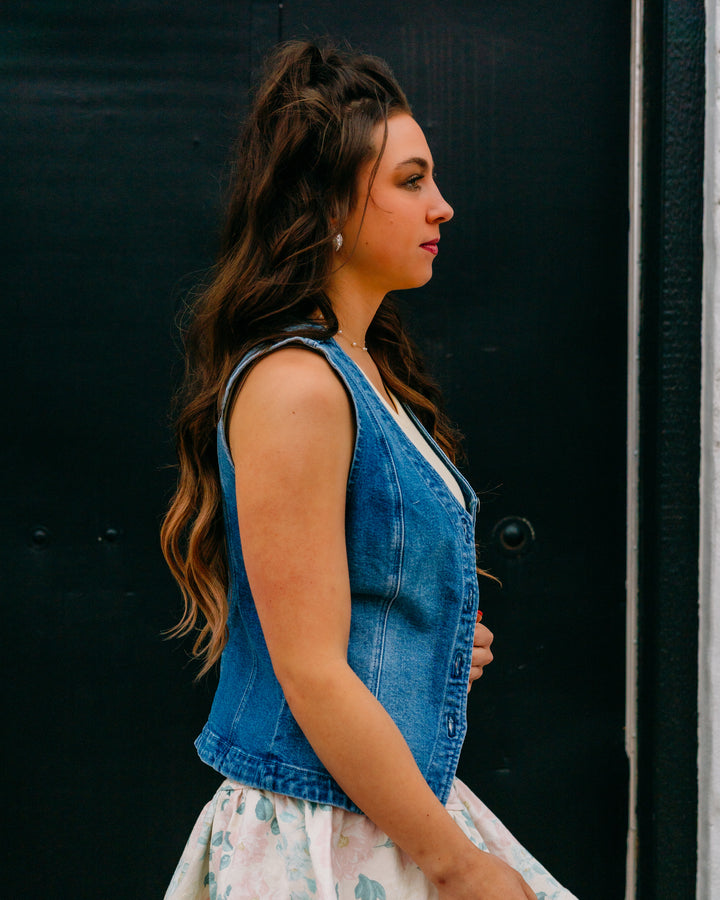 Z Supply: Porto Denim Vest in Eternity (ZV262963) - The Vogue Boutique