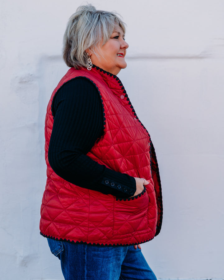 Multiples: Snap Front Quilted and Non-Quilted Woven Vest in Crimson (M45209VM)(Crimson Tide)