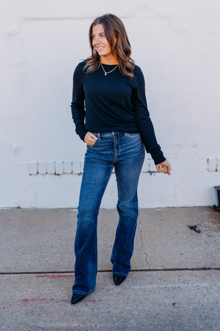 Thread & Supply: Stacy Top in black T1390MSTS