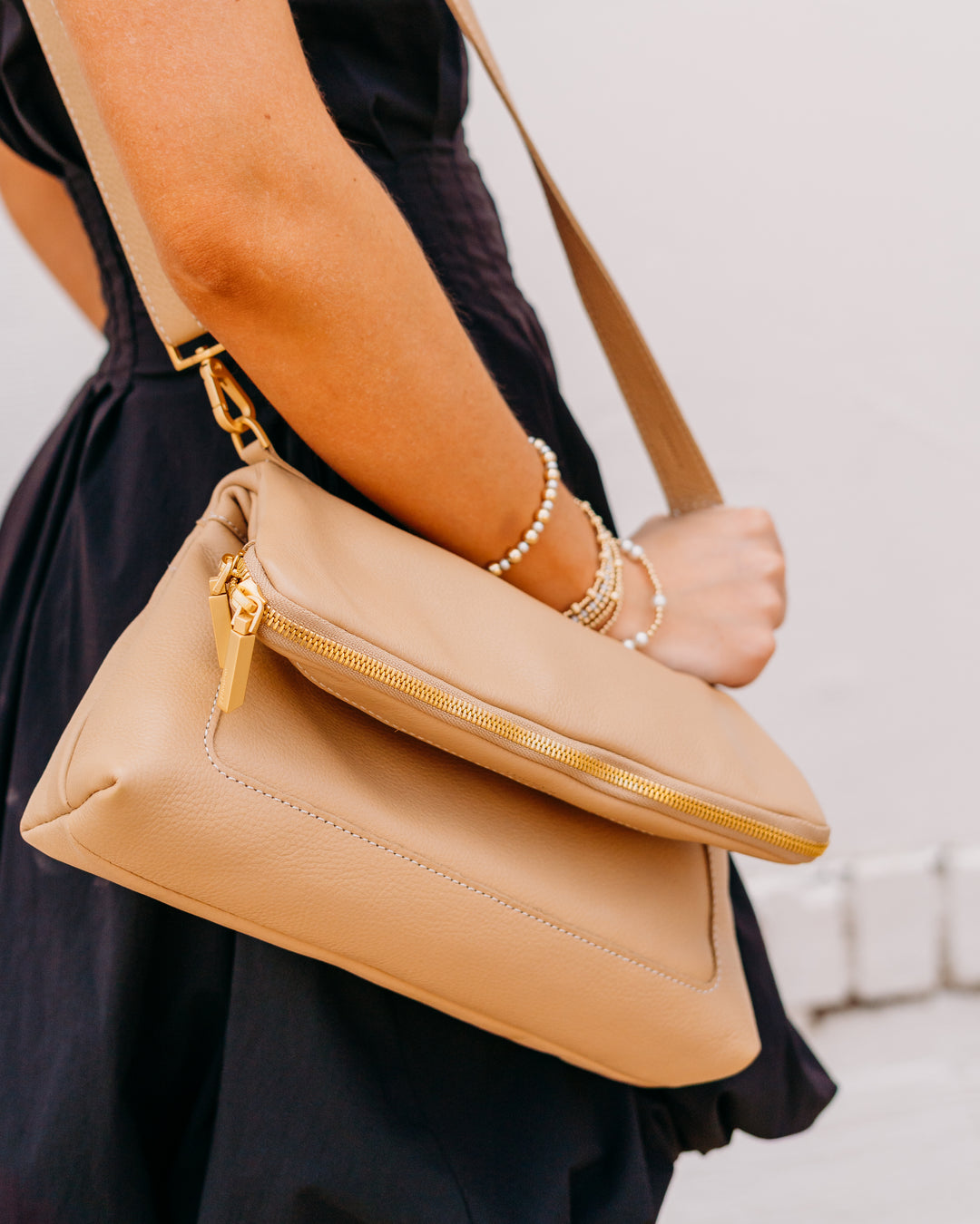 Hammit: Beverly Medium-Toasty Sand-Big