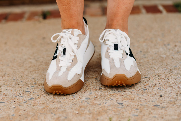Sam Edelman: Langley Lace Up Sneaker in White/Tan/Black