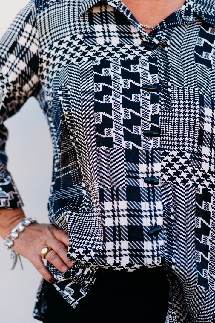 Multiples: Turn-Up Cuff 3/4 Sleeve Button Front & Back Hi-Lo Menswear Print Shimmer Woven Shirt M44313BM - 106 Snow