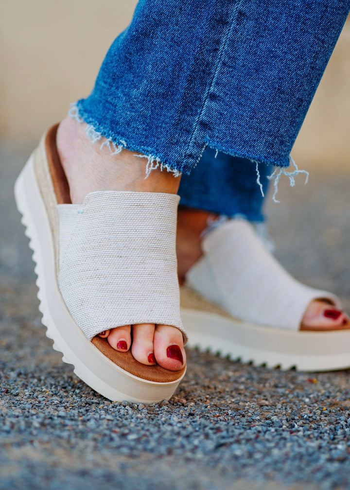 TOMS: Diana Mule in Natural Yarn Dye