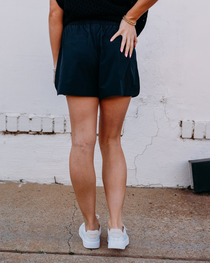Varley: Nila Mid Rise Short 3.5 in Black (VAR02738) - The Vogue Boutique