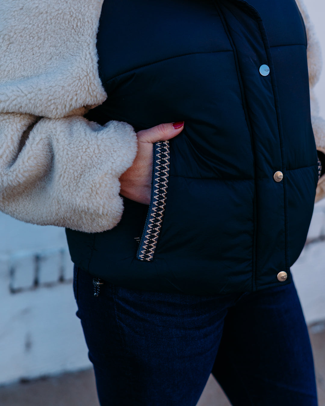 Ugg: W Mkay Uggbraid Puffer Jacket in Black/Cream (1171466-CSD)