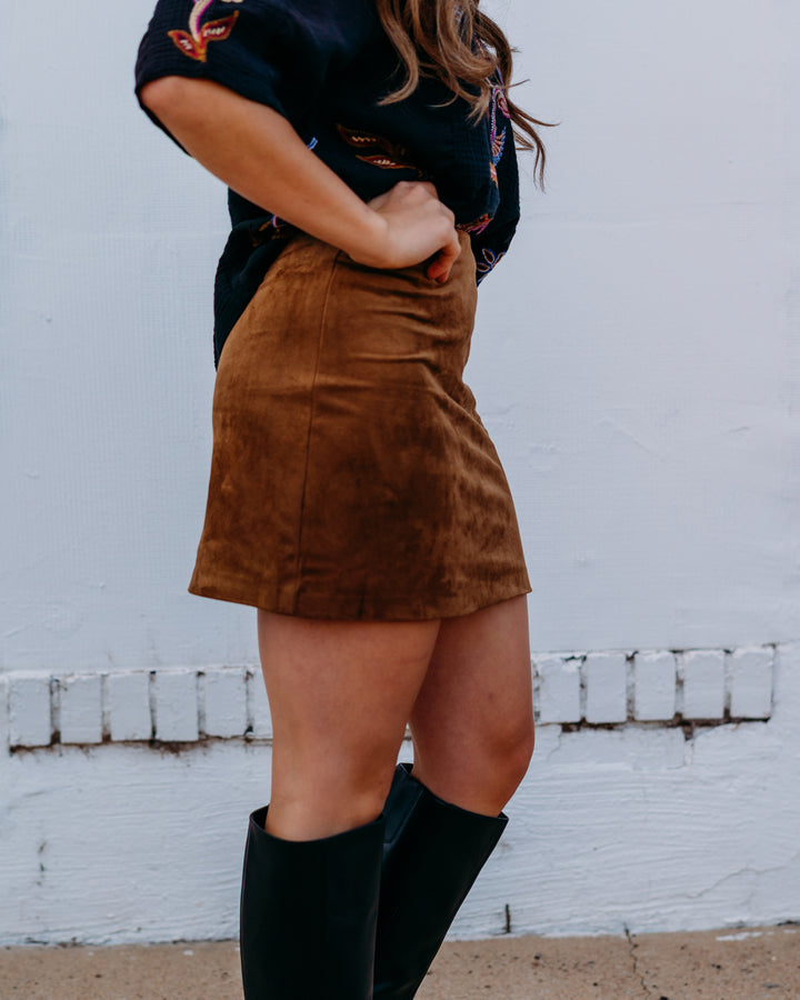 Z Supply: Ciera Suede Mini Skirt in Coconut