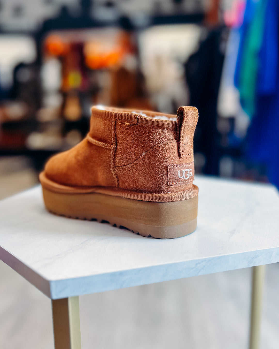 UGG: Kids Classic Ultra Mini Platform in Chestnut