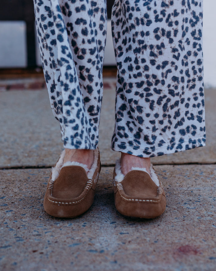 UGG: Ansley Suede Slippers in Chestnut