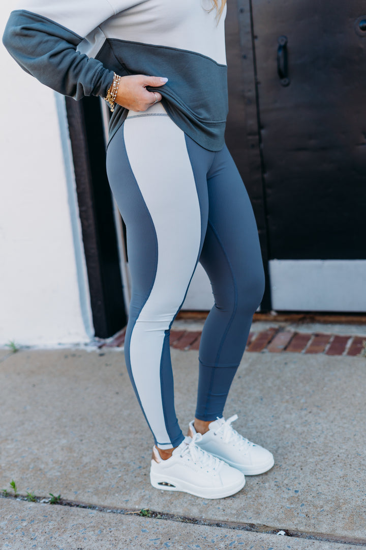 Glyder: Fusion Leggings in Carbon/Ash Grey