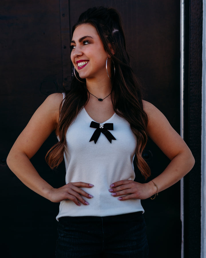 Frank Lyman: White Tank Top With Black Bow (254913)