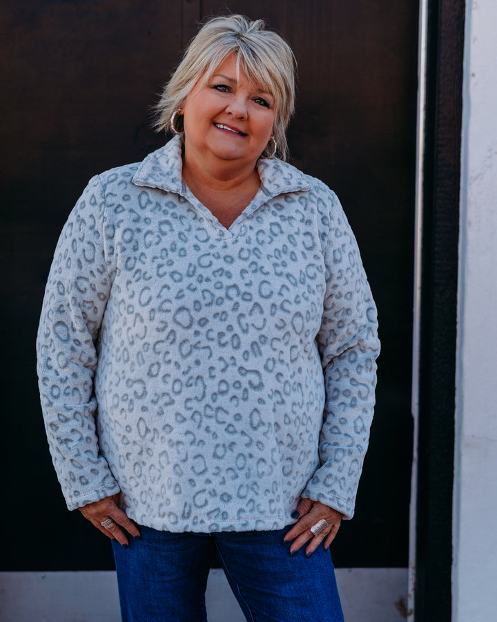 Multiples: (Snow Leopard) Cheetah Pattern Plush Knit Top M45502TM