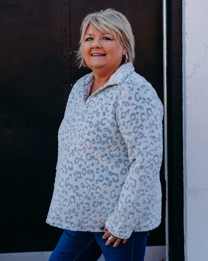 Multiples: (Snow Leopard) Cheetah Pattern Plush Knit Top M45502TM