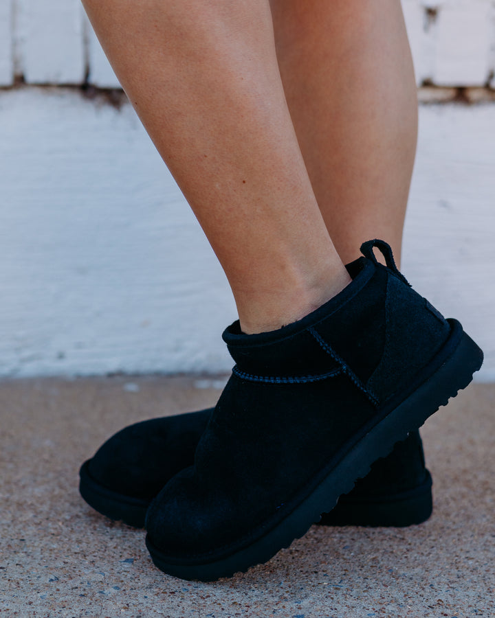 UGG: Classic Ultra Mini in Black