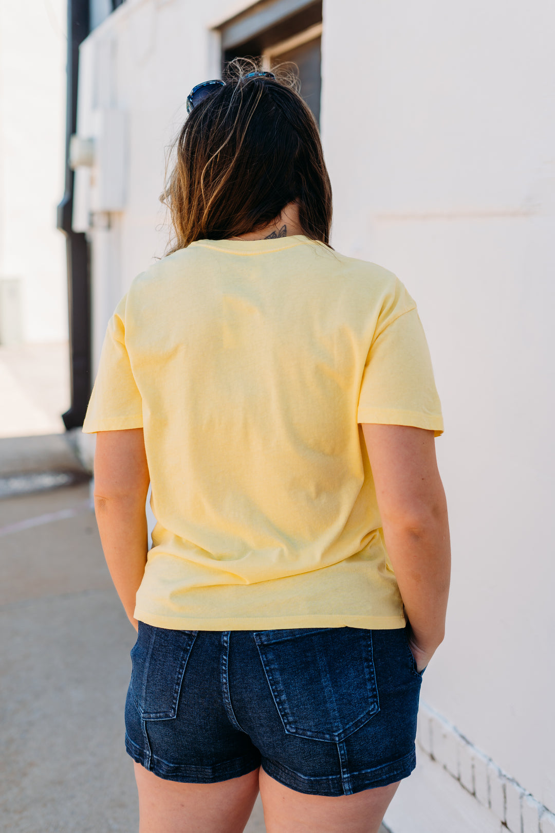 Billabong: Trouble in Paradise Tee in Fresh Squeezed