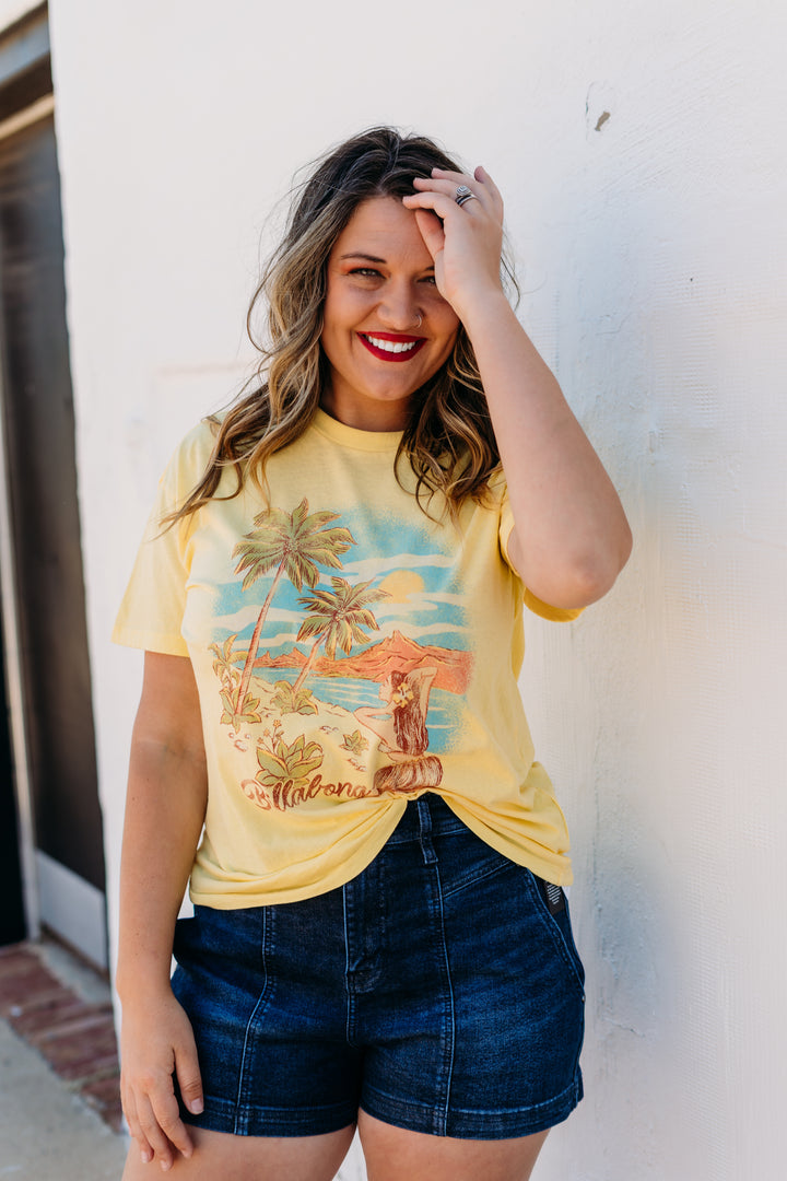 Billabong: Trouble in Paradise Tee in Fresh Squeezed