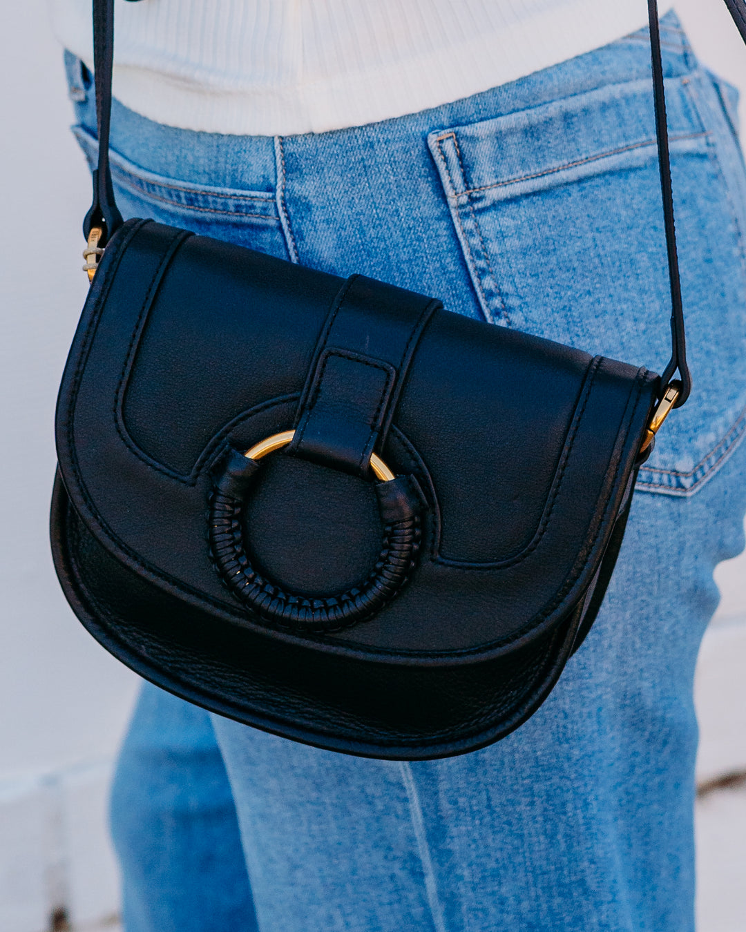 Hobo: Kiva Small Crossbody in Black - The Vogue Boutique