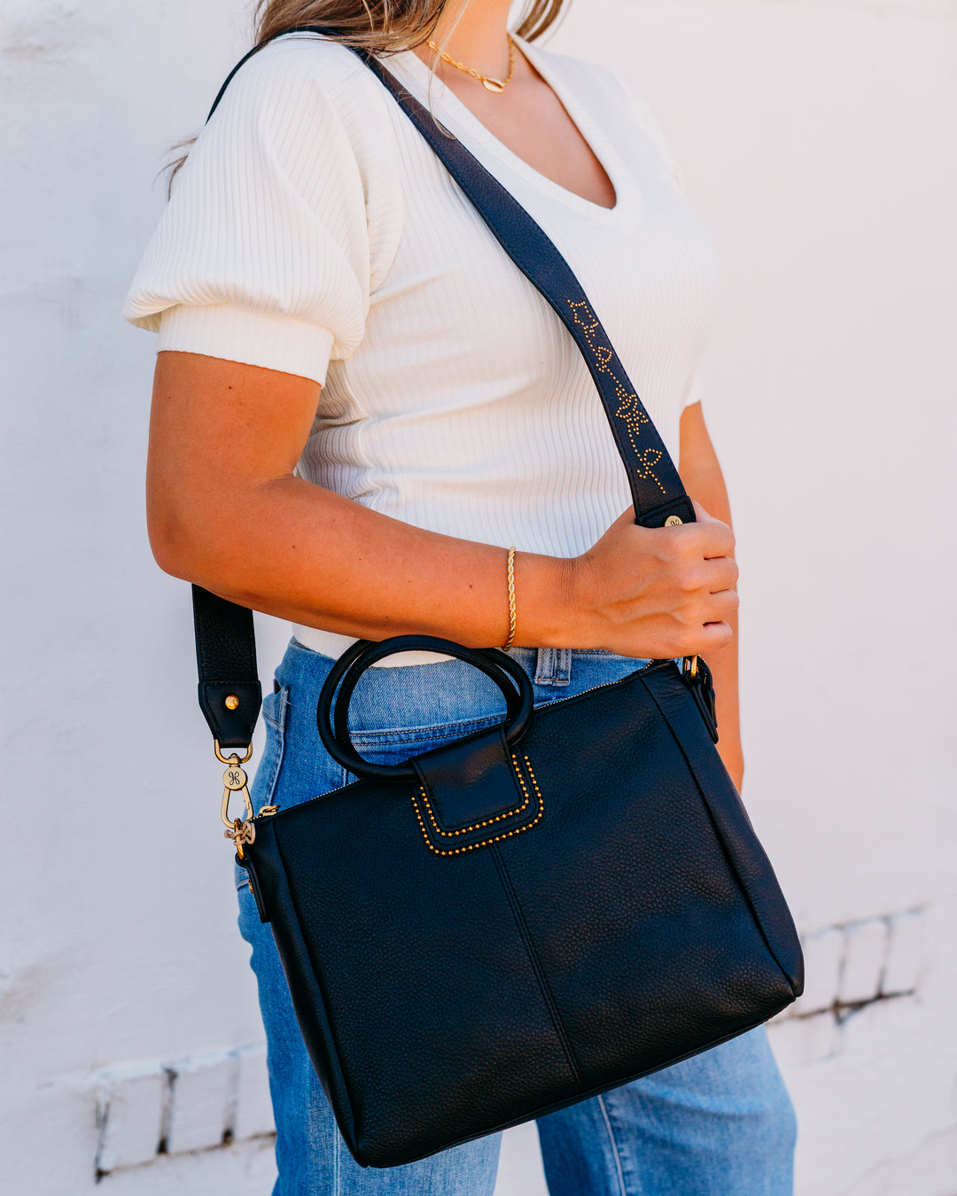 Hobo: Shelia Medium Satchel (22912BLK) - The Vogue Boutique