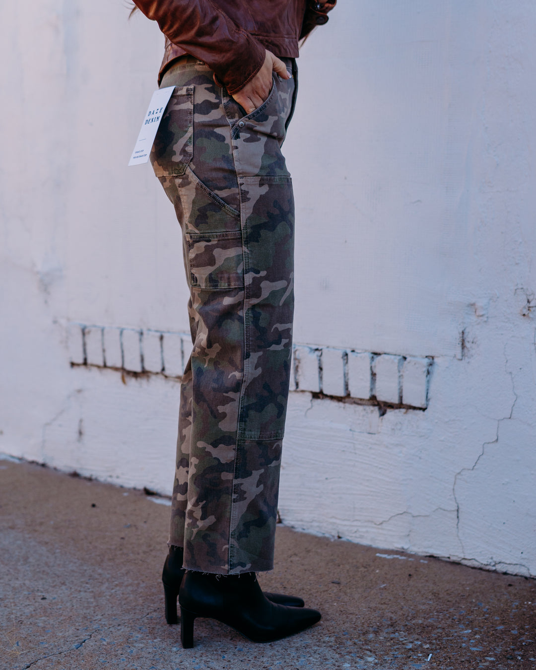 Daze:  Sundaze Carpenter Crop High Rise ( D00016234OA)