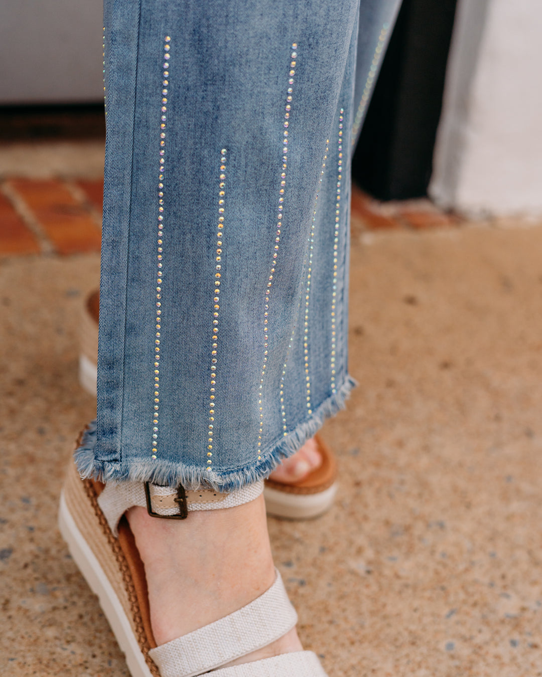 Joseph Ribkoff: Straight Crop Jeans With Rhinestones (261945)