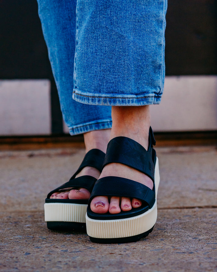 Reef: Water Vista Higher in Black Vintage - The Vogue Boutique