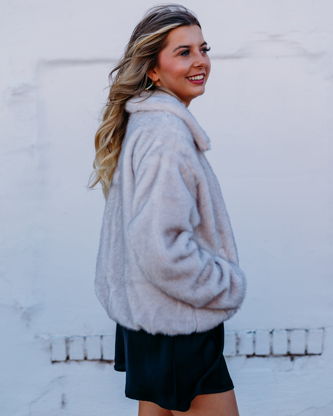 Z Supply: Amethyst Faux Fur Jacket in Crystal (zj253278)