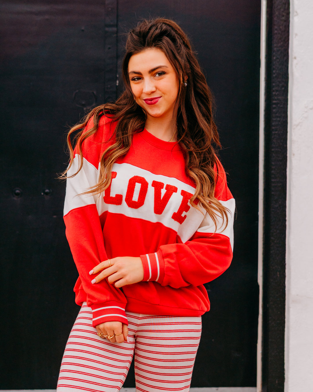 Z Supply: Oversized Love Sweatshirt in Kiss Me Red (ZLT261190)