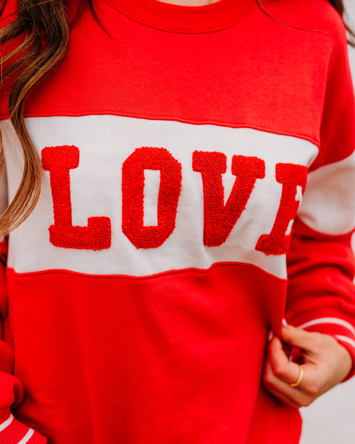 Z Supply: Oversized Love Sweatshirt in Kiss Me Red (ZLT261190)