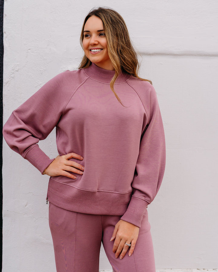 Varley: Loxley Raglan Boyfriend Sweatshirt in Wistful Mauve - The Vogue Boutique