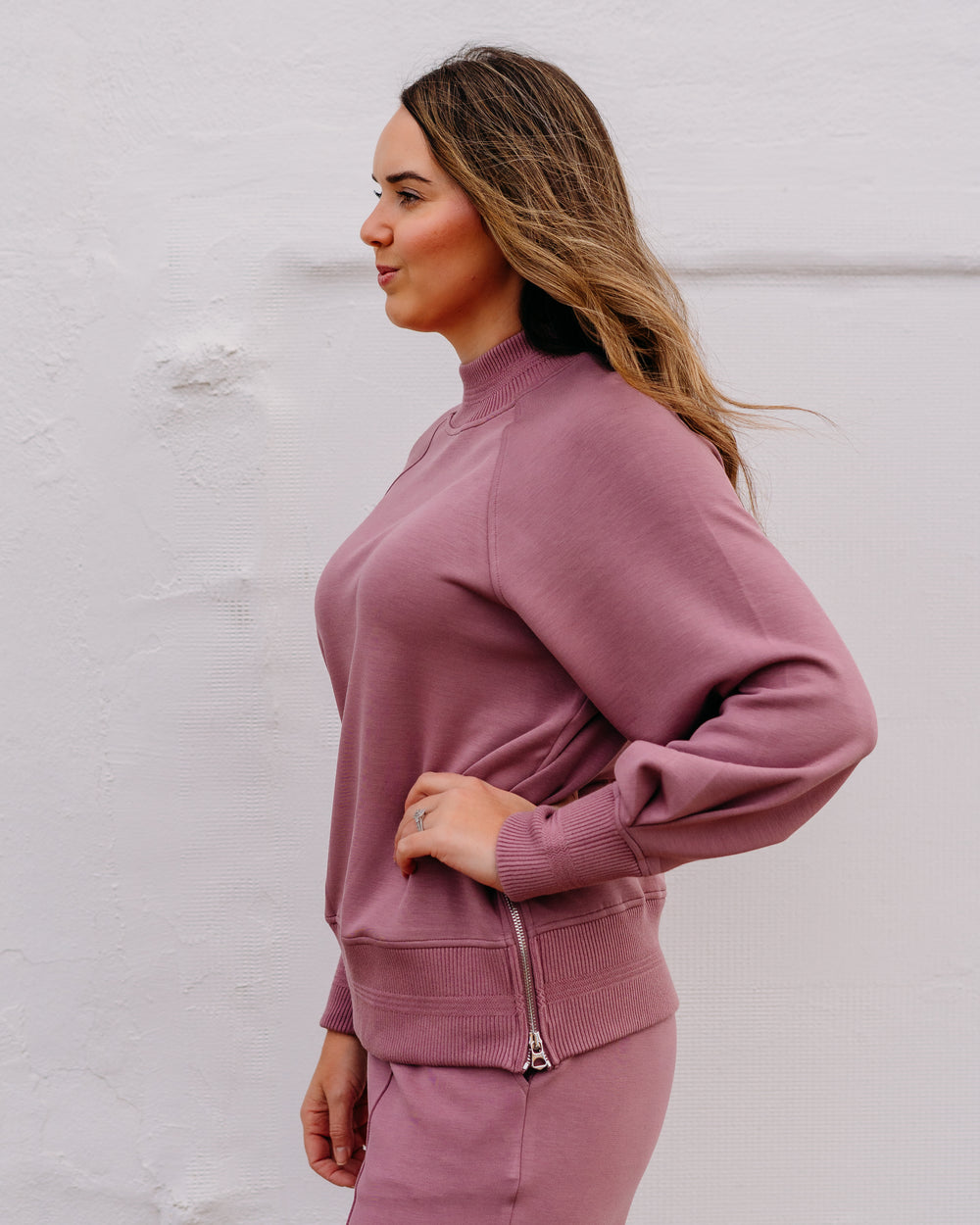 Varley: Loxley Raglan Boyfriend Sweatshirt in Wistful Mauve - The Vogue Boutique