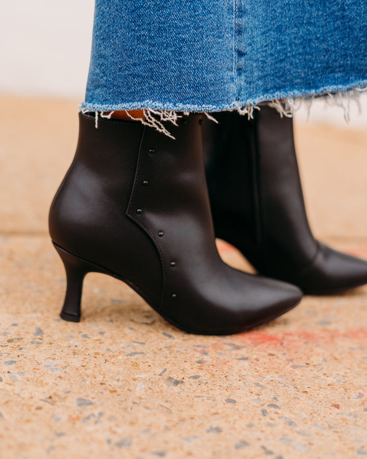 Clarks: Kataleyna Madi Black Boots